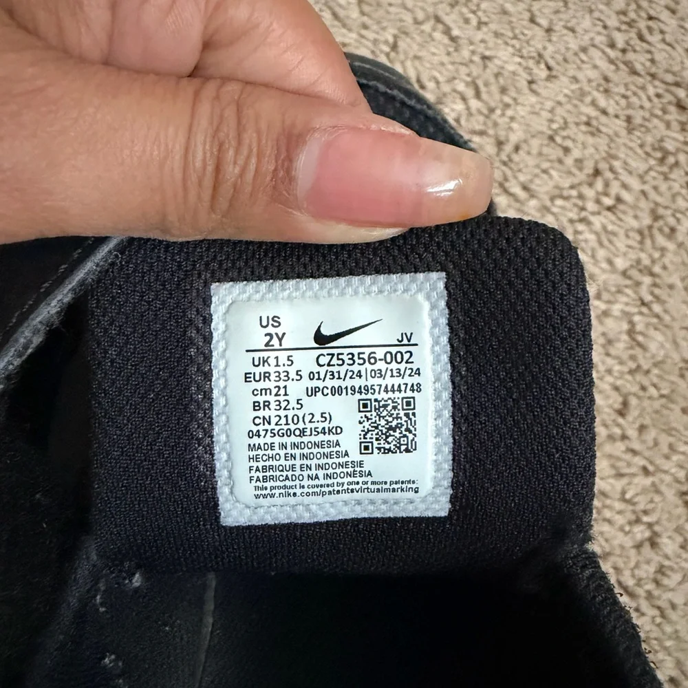 Nike Kids Black and White Athletic Sneakers - Picture 5 of 5